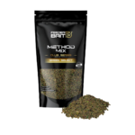 Zanęta Feeder Bait Method Mix Club Series Green Select, zielono‑brązowa mieszanka zanętowa do method feeder.